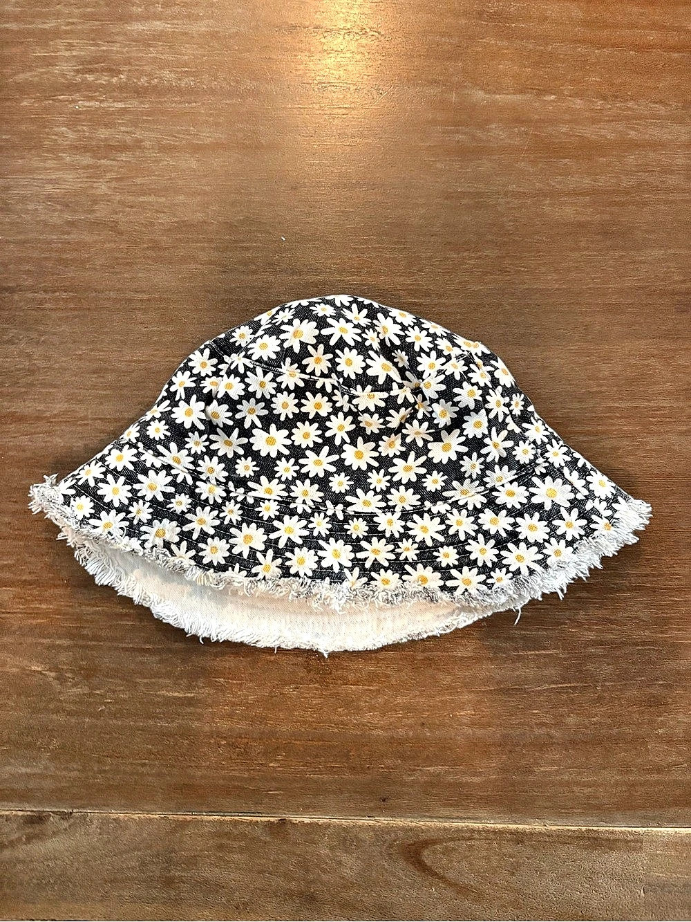 Art Class Girls Reversible Daisy Bucket Hat in Black & White